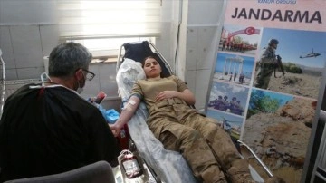 Teröristlere delik açtırmayan güvenlik güçlerinden kan bağışına iri destek