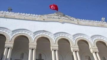 Tunus’ta emektar Tarım Bakanı ve 7 görü yetkilisi gözaltına alındı