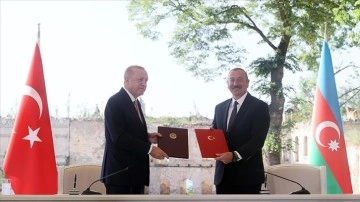 Türkiye-Azerbaycan diplomatik ilişkilerin kasılma edilmesinin üstünden 30 sene geçti