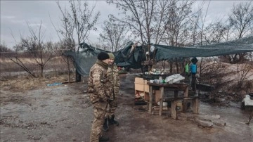 Ukrayna Devlet Başkanı Zelenskiy, Donbas'ta hamam çatışmaların sürdüğünü belirtti