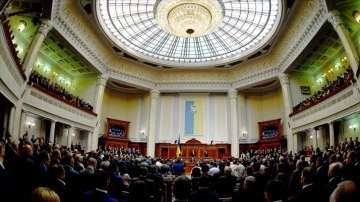 Ukrayna Parlamentosu, sınır muhafızlarına tabanca istimal yetkisi verdi