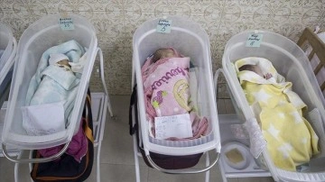 Ukrayna’da taşıyıcı annelerin doğurduğu bebekler dirim bilimsel ailelerine kavuşamıyor