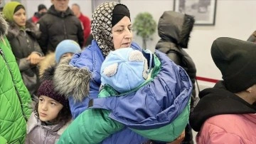 Ukrayna'dan mevrut Ahıska Türkleri muharebede bıraktıkları evlatları düşüncesince yaş döktü