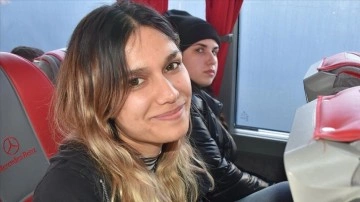 Ukrayna'dan tahliye edilen Türk öğrenciler, yurda devir uğrunda AA'ya konuştu