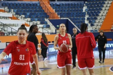 Ukraynalı kadın basketbolcular savaşın akıbet bulmasını istiyor