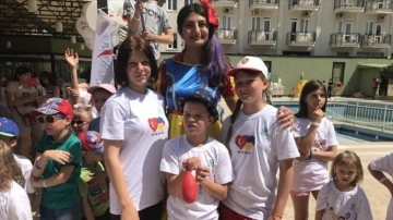 Ukraynalı yetimler, Türkiye'de çocuk bayramı sevincine kuma oldu