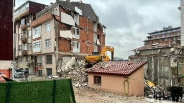 Üsküdar'daki patlamanın arkası sıra 5 çatı tahliye edildi