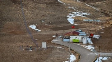 Van'da kar yağmayınca kayak sporcuları alıştırma düşüncesince Erzurum ve Kayseri'ye gönderildi