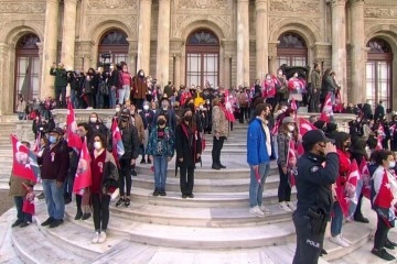 Vatandaşlar Dolmabahçe Sarayı'na akın etti