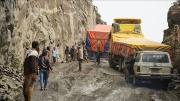 Yemen'de iç harp yurt içi ulaşımı çileye dönüştürdü