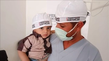 Yeryüzü Doktorları, iç savaşın sürdüğü Suriye'de 11 senedir onma dağıtıyor