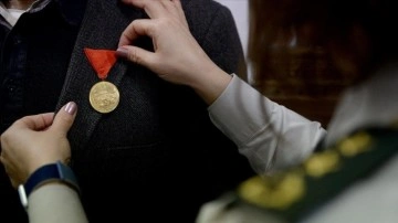 Yıllar sonraları babalarının İstiklal Madalyası'nı almanın gururunu yaşadılar