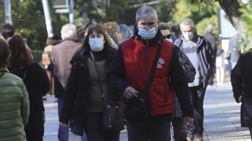 Yunanistan'da belirgin bölgede maske zorunluluğuna sonuç verildi