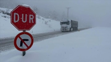 Zonguldak-İstanbul kara yolu kar dolayısıyla etraflıca anahtar geçişlerine kapatıldı